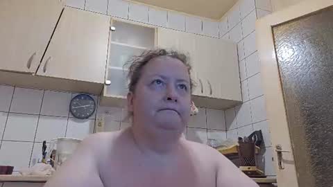 Snapshot of bethnorth chatting on 07/18/26, 11:41 bethnorth online show from 07/18/26, 11:41