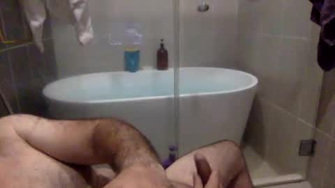 Snapshot of betoooox chatting on 03/03/25, 12:48 Virtual Gentleman online show from 03/03/25, 12:48