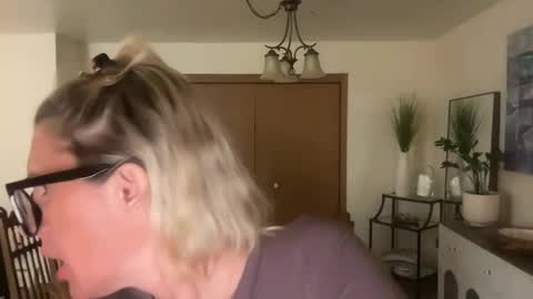 Snapshot of betterconvobesttime chatting on 11/23/25, 02:22 Best Time and Even better Convo online show from 11/23/25, 02:22