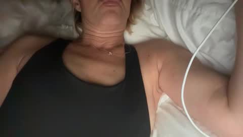 Snapshot of betterconvobesttime chatting on 11/28/25, 11:02 Best Time and Even better Convo online show from 11/28/25, 11:02