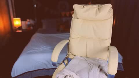 betttydark online show from 10/31/25, 10:55