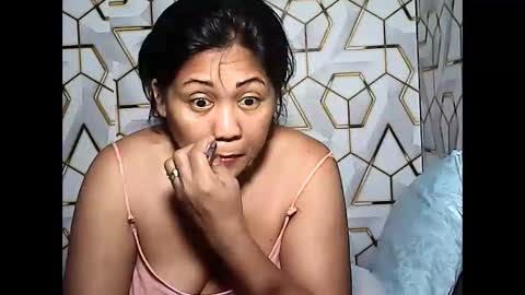 Snapshot of betty_83 chatting on 04/19/26, 12:00 betty_83 online show from 04/19/26, 12:00
