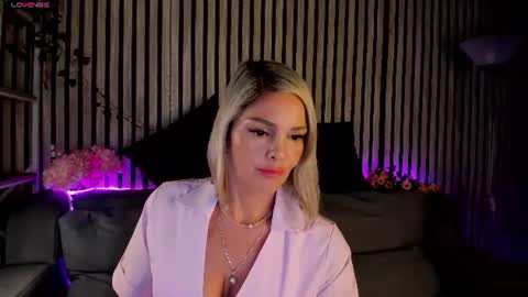 Snapshot of betty_brock chatting on 06/16/26, 01:19 Betty online show from 06/16/26, 01:19