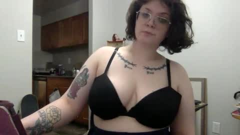 Snapshot of bettycake666 chatting on 10/24/25, 02:41 Betty Cake online show from 10/24/25, 02:41
