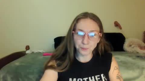 Snapshot of bettysboxxx chatting on 10/11/25, 01:05 bettysboxxx online show from 10/11/25, 01:05