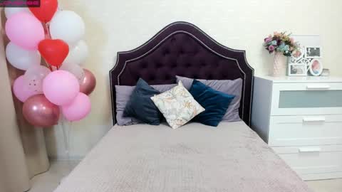 Mila Sweet online show from 02/17/25, 04:31