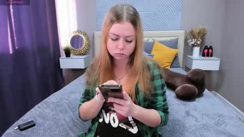 Mila Sweet online show from 09/16/25, 04:35