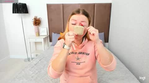 Mila Sweet online show from 09/30/25, 04:39