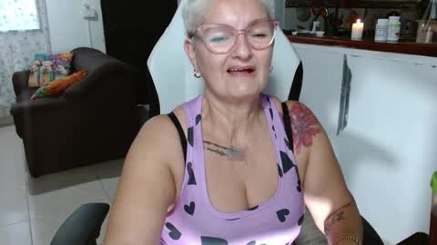 Snapshot of bety_cum3 chatting on 02/02/26, 10:52 bibiana online show from 02/02/26, 10:52