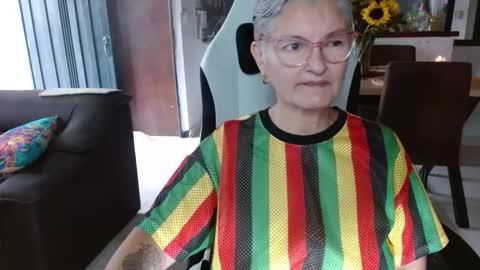 Snapshot of bety_cum3 chatting on 02/21/26, 01:01 bibiana online show from 02/21/26, 01:01