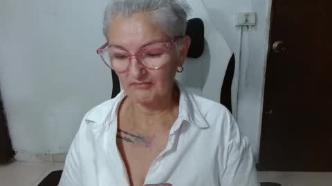 Snapshot of bety_cum3 chatting on 02/23/26, 11:29 bibiana online show from 02/23/26, 11:29