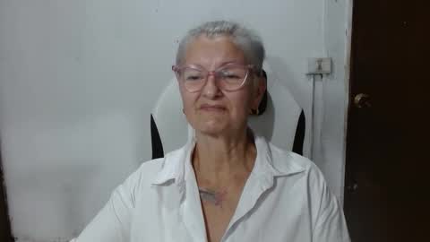 Snapshot of bety_cum3 chatting on 02/23/26, 11:35 bibiana online show from 02/23/26, 11:35