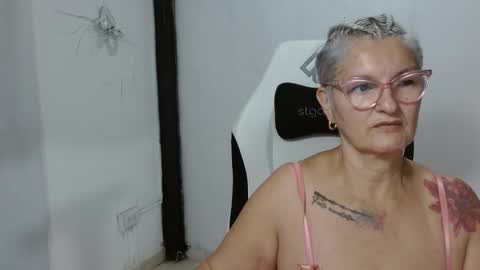 Snapshot of bety_cum3 chatting on 02/27/26, 09:09 bibiana online show from 02/27/26, 09:09