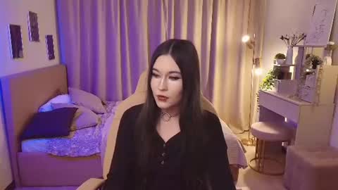 Snapshot of bety_white chatting on 06/19/26, 08:51 Katie online show from 06/19/26, 08:51
