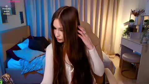 Snapshot of bety_white chatting on 07/08/26, 03:00 Katie online show from 07/08/26, 03:00