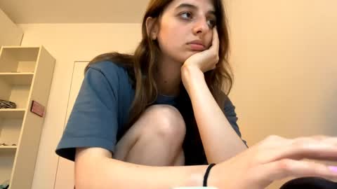 Snapshot of beulahweikert chatting on 05/18/26, 06:03 Lina online show from 05/18/26, 06:03