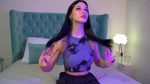 Snapshot of beverlyyork chatting on 02/18/25, 06:26 Beverly online show from 02/18/25, 06:26