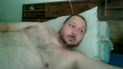 Snapshot of bhines5791 chatting on 11/17/25, 02:45 hines5791 online show from 11/17/25, 02:45