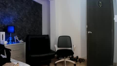 Snapshot of bianca_bella_ chatting on 07/14/26, 03:40 BESHA... online show from 07/14/26, 03:40