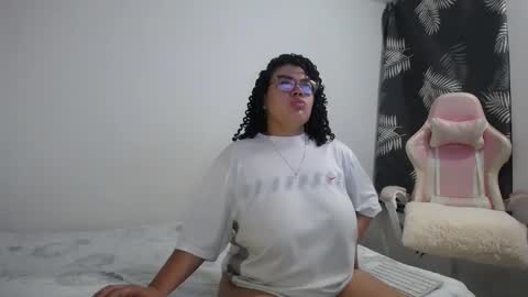 Bianca Tuesday to Sunday from 2am to 6am UTC-5 online show from 10/02/25, 09:27