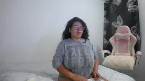 Bianca Tuesday to Sunday from 2am to 6am UTC-5 online show from 03/05/26, 09:27