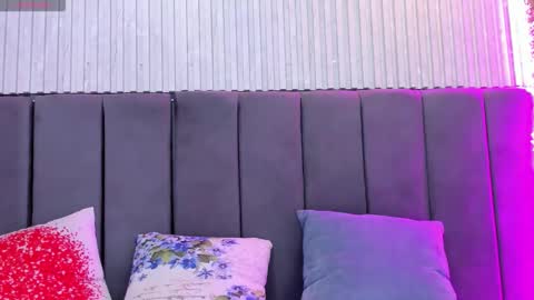 Snapshot of bianca_spear chatting on 11/17/25, 12:00 bianca_spear online show from 11/17/25, 12:00