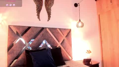 Snapshot of bianca_zaens1 chatting on 02/23/25, 09:44 B I A N C A online show from 02/23/25, 09:44