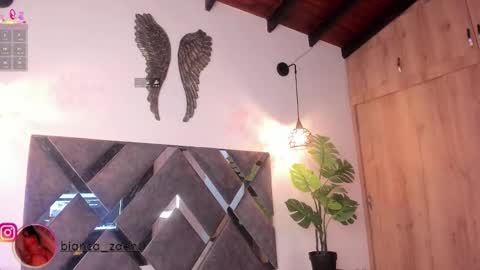 Snapshot of bianca_zaens1 chatting on 02/14/26, 12:13 B I A N C A online show from 02/14/26, 12:13