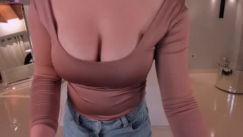 Bianca Pierce online show from 11/12/25, 11:43