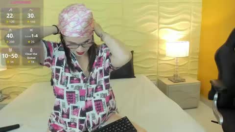 Snapshot of biancaroyalle chatting on 04/19/26, 01:54 Bianca Royalle online show from 04/19/26, 01:54
