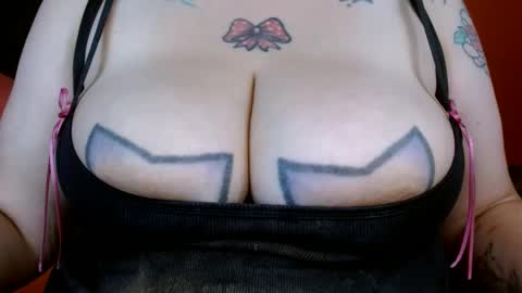 bianca online show from 10/24/25, 01:07