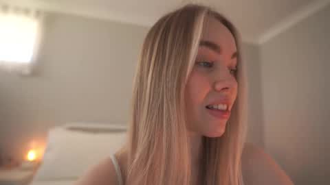 Snapshot of bibi_it_is chatting on 11/12/25, 02:45 Bibi online show from 11/12/25, 02:45