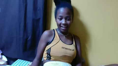 bienvenue987832 online show from 04/18/26, 07:58