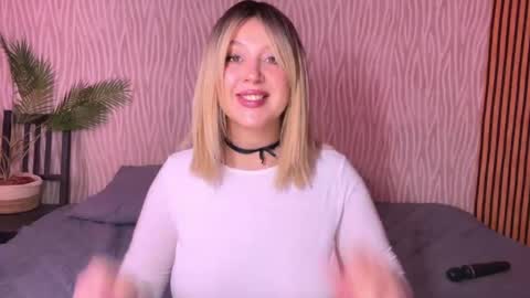 Snapshot of big_ass_blonde chatting on 05/25/26, 05:46 Eva online show from 05/25/26, 05:46