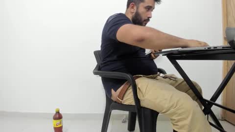 Tommy online show from 09/28/25, 02:39