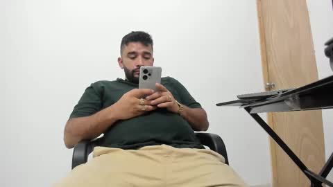 Tommy online show from 10/24/25, 02:35