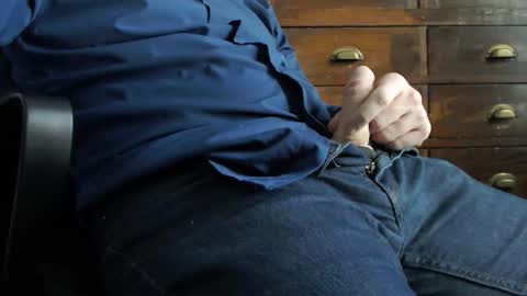 Snapshot of big_hard_zaddy chatting on 11/14/25, 05:44 Stephen online show from 11/14/25, 05:44