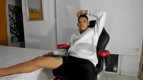 big_jhoonss_ online show from 10/04/25, 02:42