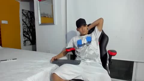 big_jhoonss_ online show from 10/09/25, 02:53