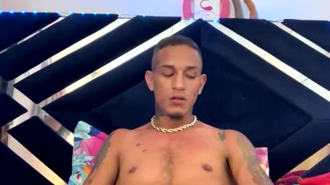 Stiven Leon online show from 01/01/25, 11:27