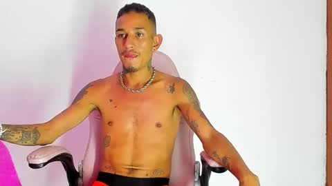 Stiven Leon online show from 02/06/25, 04:42