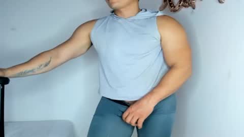 Snapshot of big_pecs_1 chatting on 07/10/26, 06:39 LEO online show from 07/10/26, 06:39