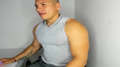 Snapshot of big_pecs_1 chatting on 07/11/26, 02:25 LEO online show from 07/11/26, 02:25