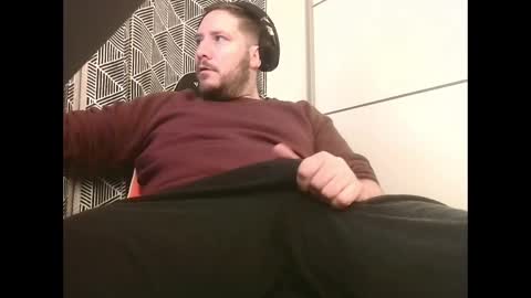 Snapshot of big_sele chatting on 02/22/25, 05:23 bigbroly88 online show from 02/22/25, 05:23