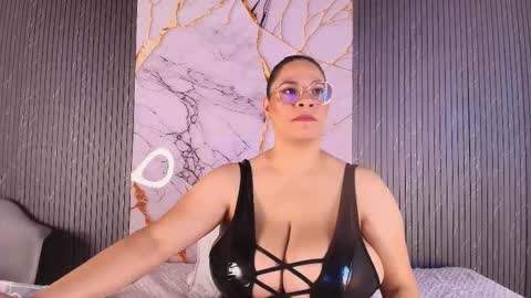 Tell me Sophia  online show from 03/01/26, 08:11