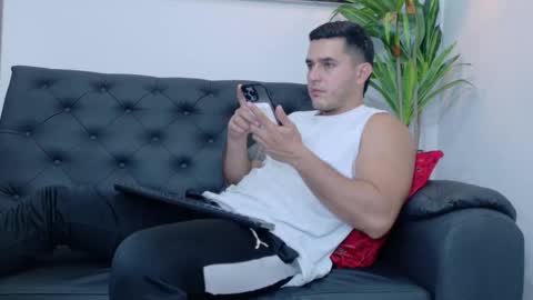 Tylerr online show from 02/11/26, 06:13