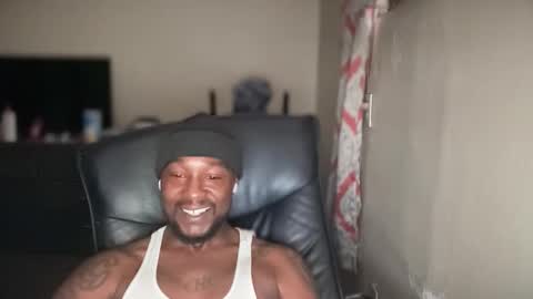 Snapshot of bigbackwoodcali chatting on 10/26/25, 10:36 bigbackwoodcali online show from 10/26/25, 10:36