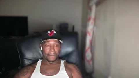 Snapshot of bigbackwoodcali chatting on 10/30/25, 06:26 bigbackwoodcali online show from 10/30/25, 06:26