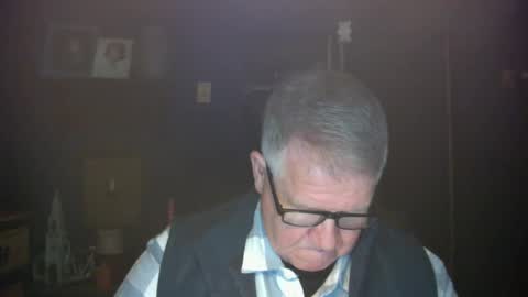 Snapshot of bigbeerdrinker1 chatting on 12/21/24, 02:04 bigbeerdrinker online show from 12/21/24, 02:04