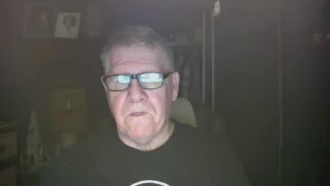 Snapshot of bigbeerdrinker1 chatting on 12/26/24, 10:26 bigbeerdrinker online show from 12/26/24, 10:26